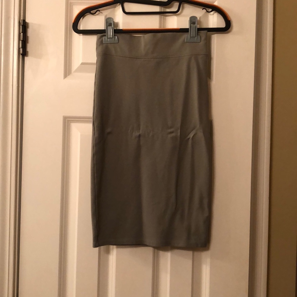 Knee-length light green Forever 21 pencil skirt